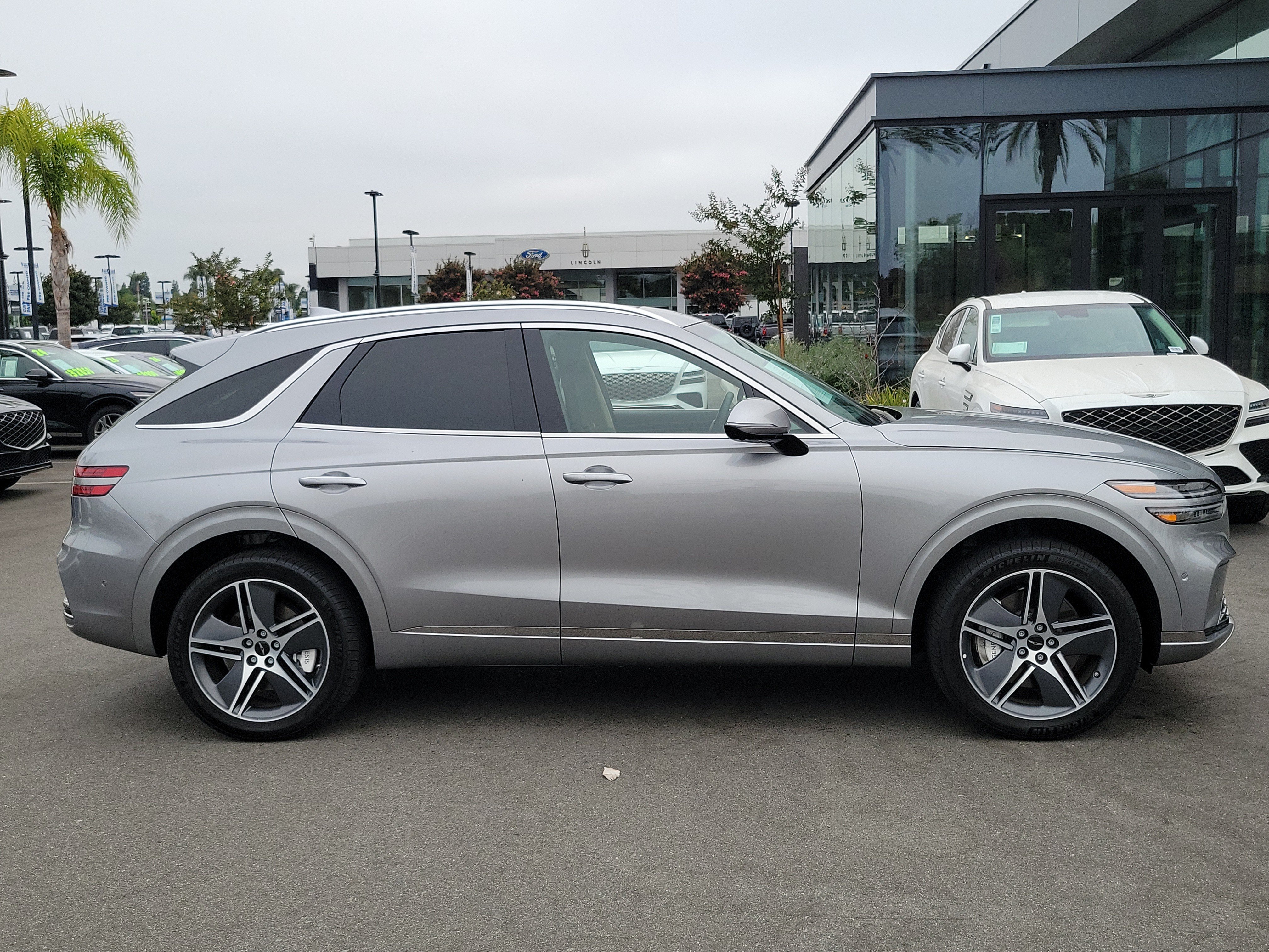 Certified 2026 Genesis Electrified GV70 Prestige AWD/4WD image 6