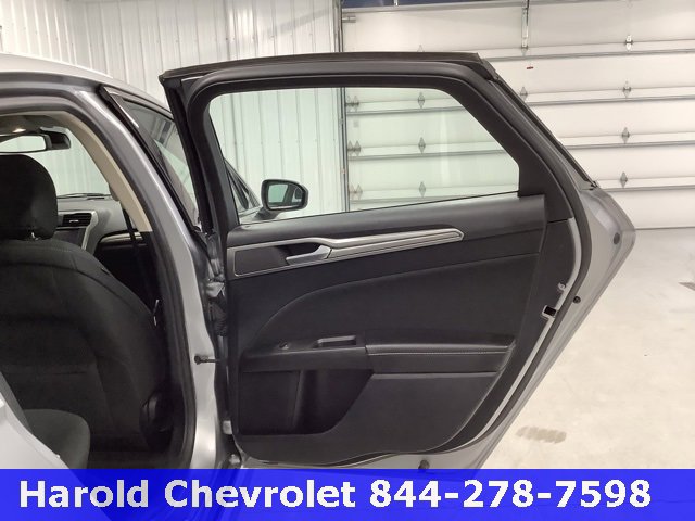 Used 2020 Ford Fusion SE image 8