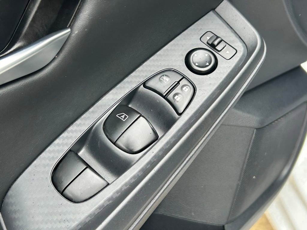 Used 2025 Nissan Sentra SV FWD image 21