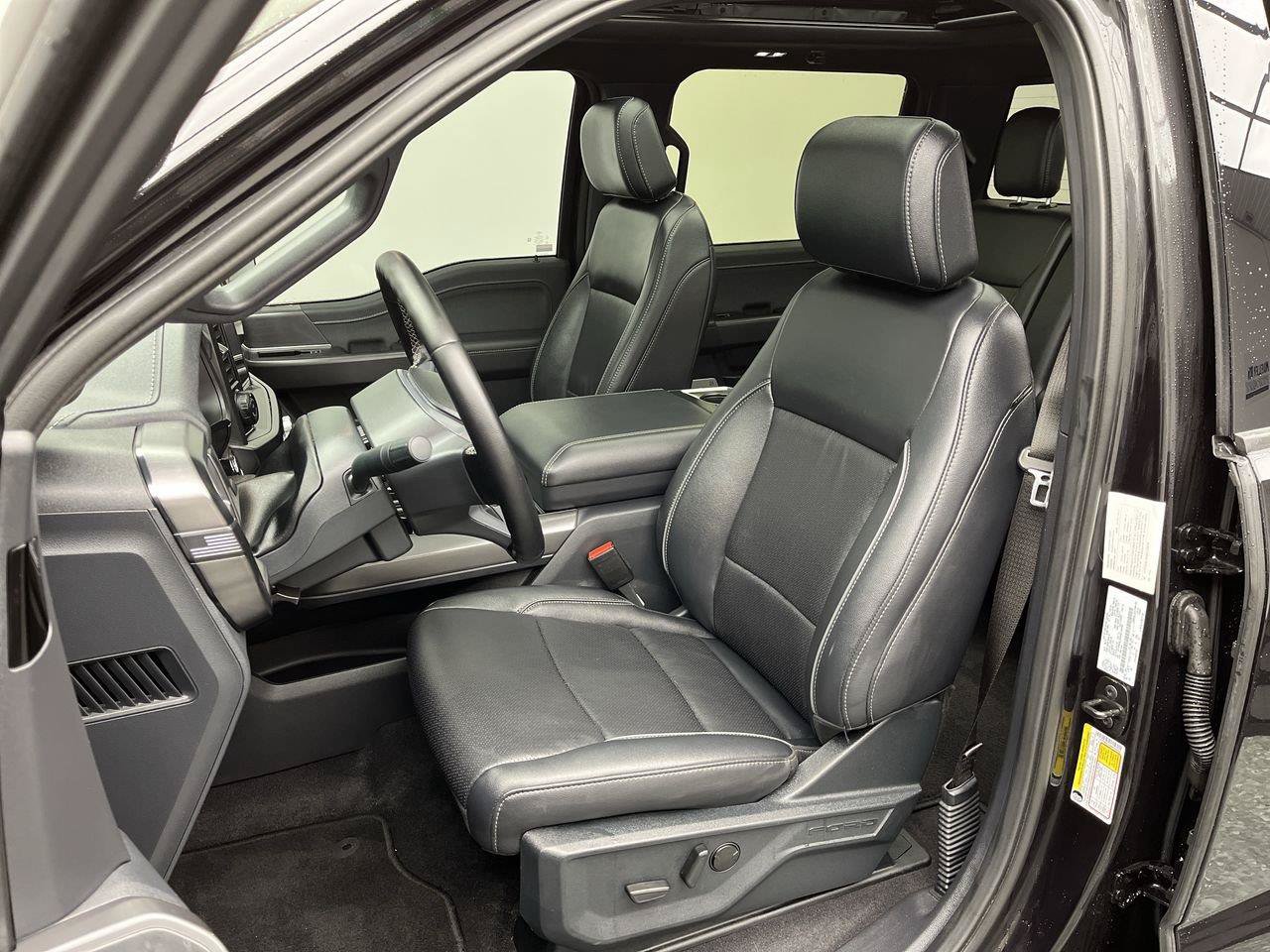 Used 2025 Ford F150 Lariat AWD/4WD image 11