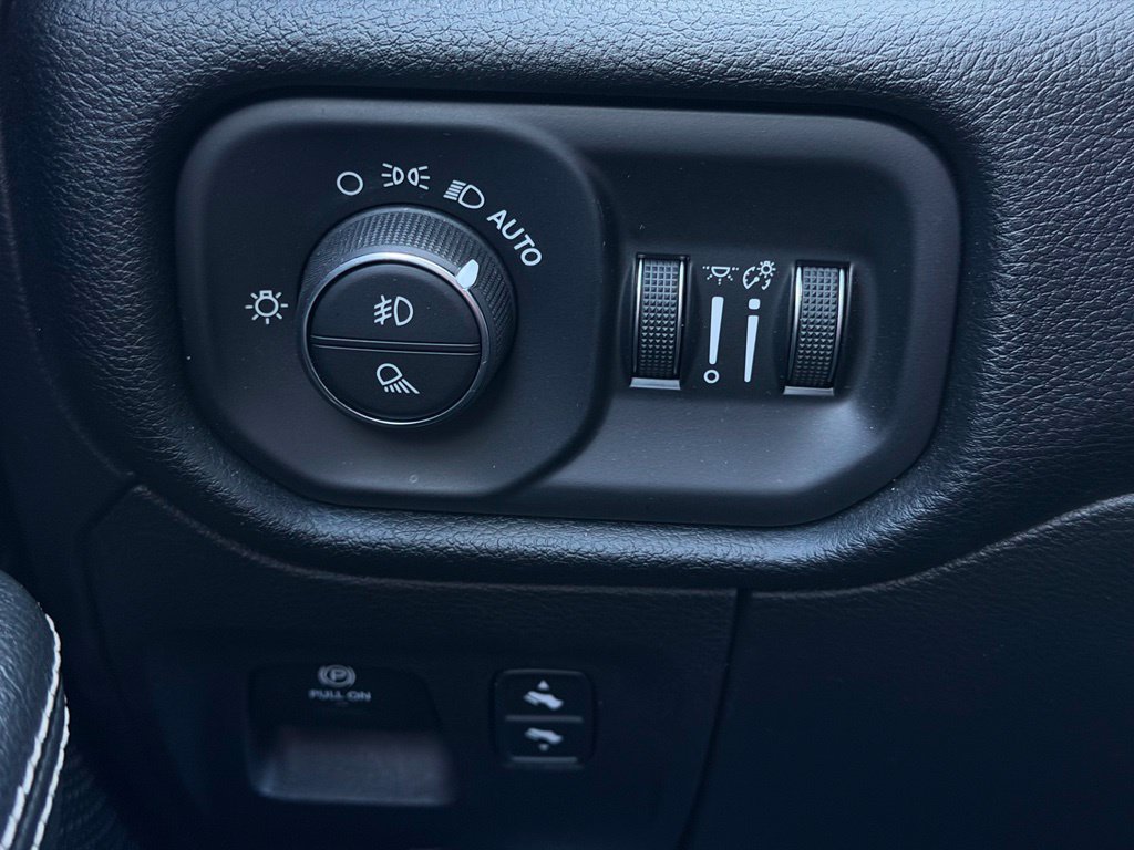 Used 2022 RAM 1500 Laramie AWD/4WD image 27