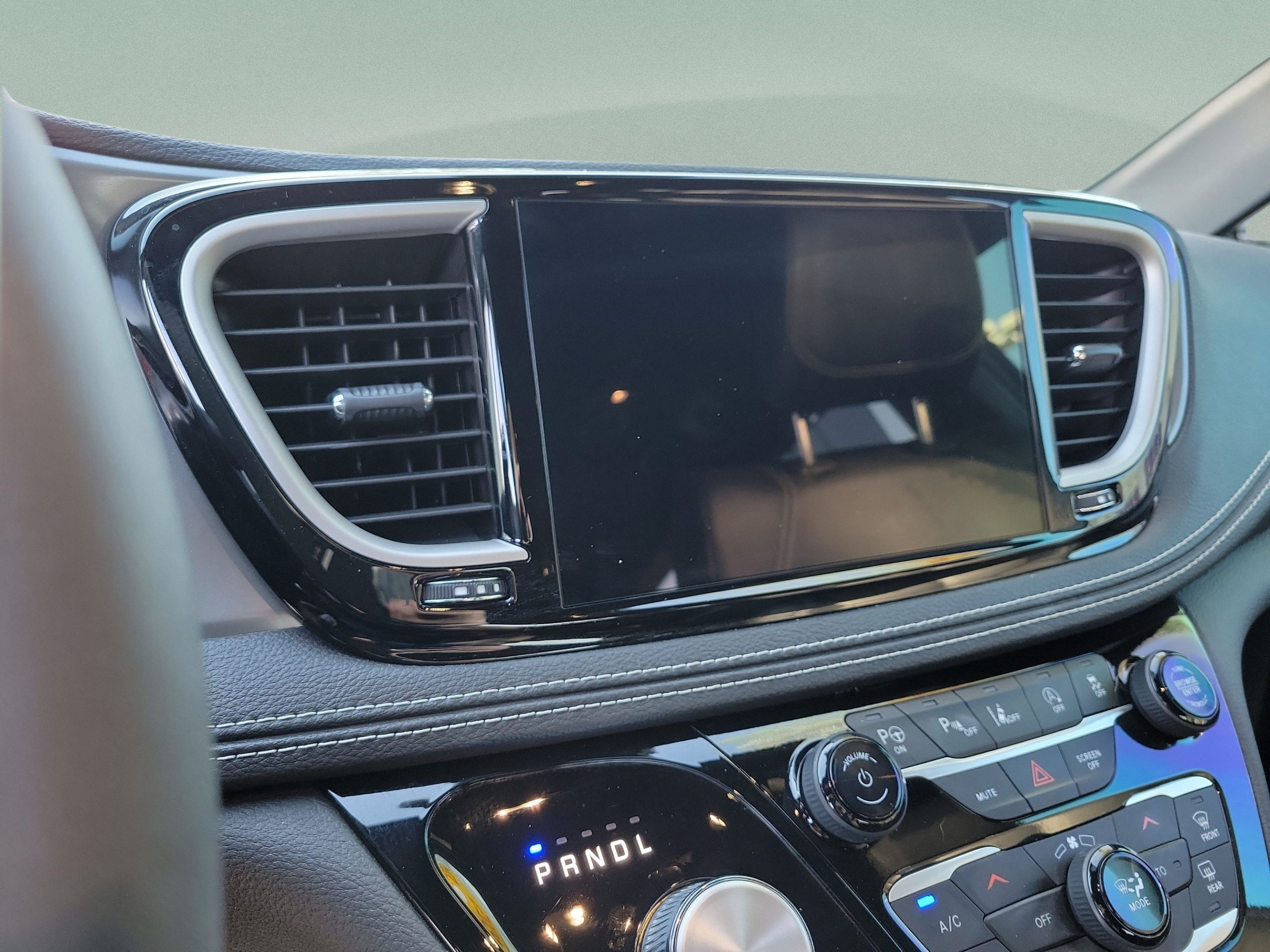 Used 2025 Chrysler Pacifica Select FWD image 20