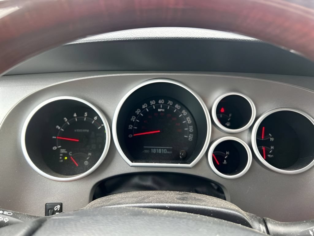 Used 2016 Toyota Sequoia Platinum AWD/4WD image 27