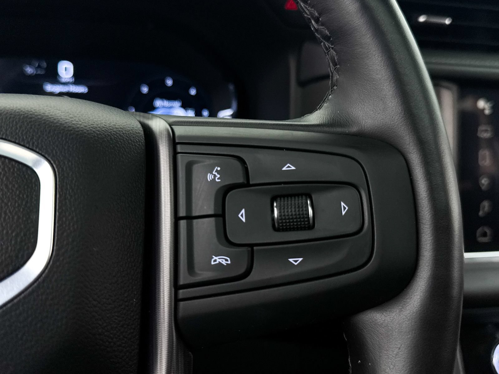 Used 2024 GMC Yukon Denali Ultimate AWD/4WD image 38