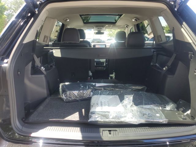 New 2026 Volkswagen Atlas SEL Premium R-Line image 9