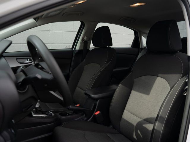 Used 2023 Kia Forte LXS image 5