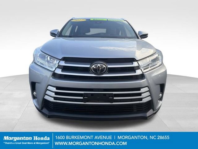 Used 2017 Toyota Highlander XLE w/ Carpet Mat Package AWD/4WD image 2