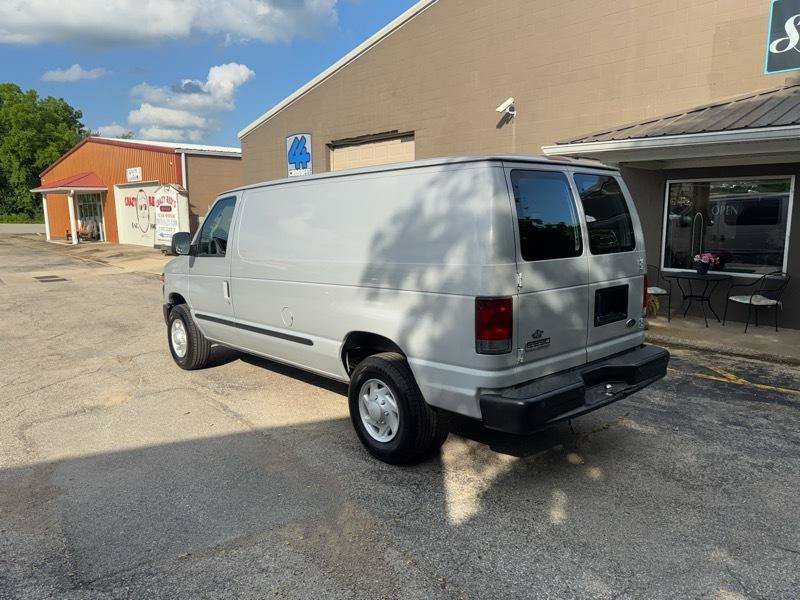 Used 2008 Ford E-250 and Econoline 250 RWD image 7