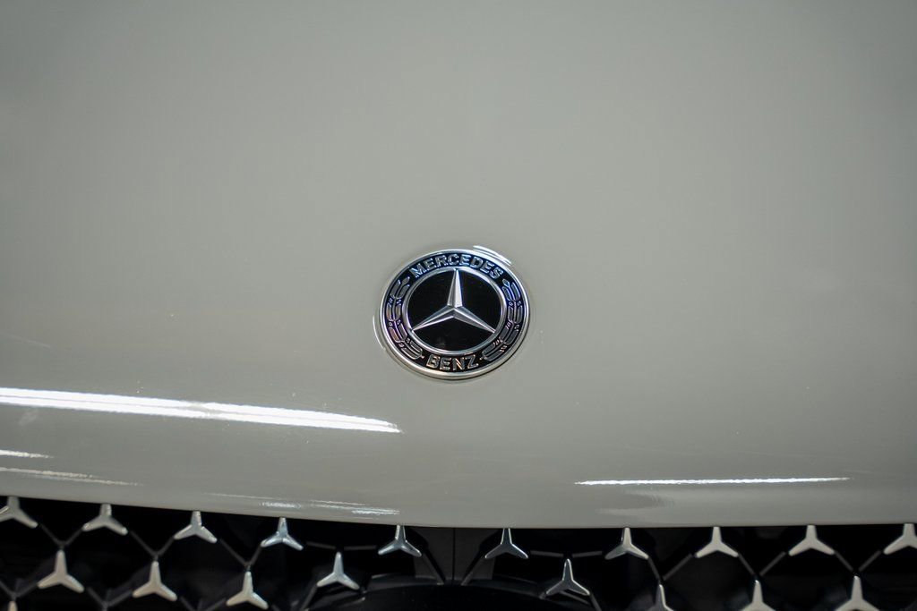 Used 2024 Mercedes-Benz GLE 350 4MATIC w/ AMG Line Exterior image 8