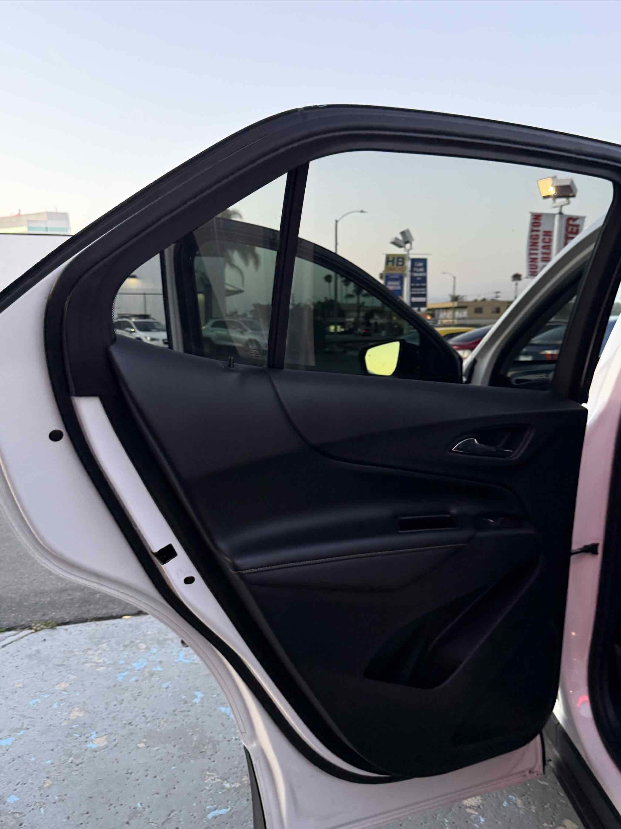 Used 2018 Chevrolet Equinox Premier FWD image 77