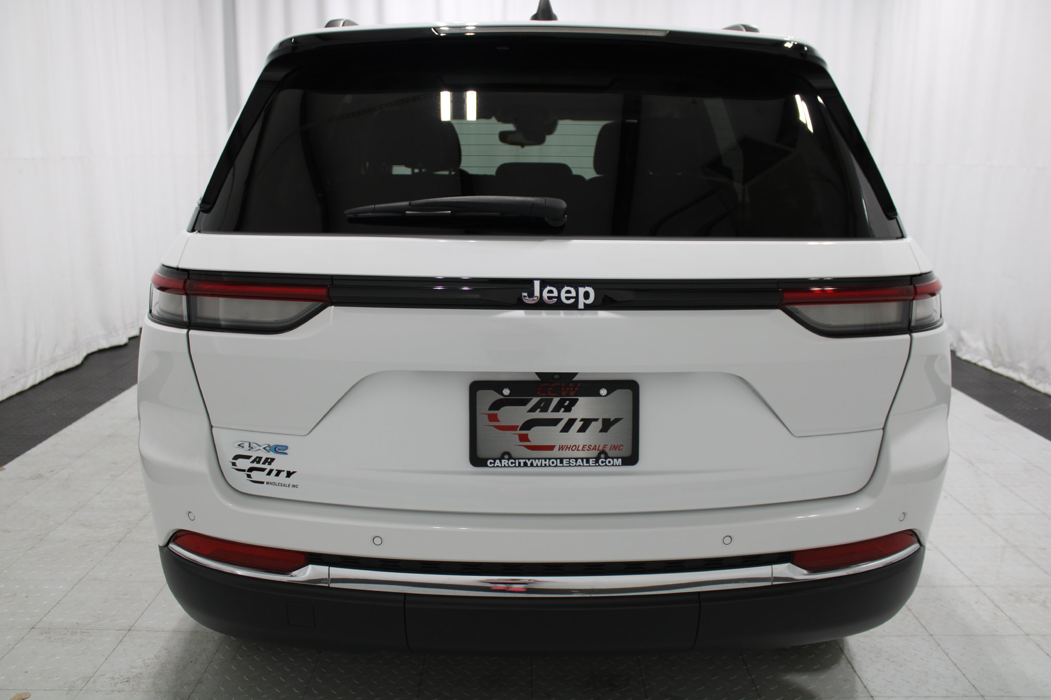 Used 2022 Jeep Grand Cherokee Limited 4xe AWD/4WD image 6