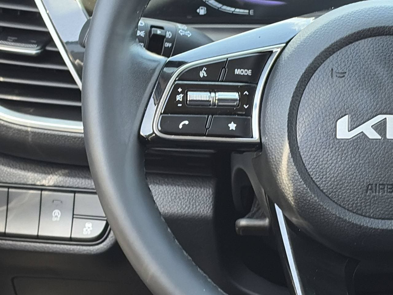 Certified 2025 Kia Seltos S FWD image 22