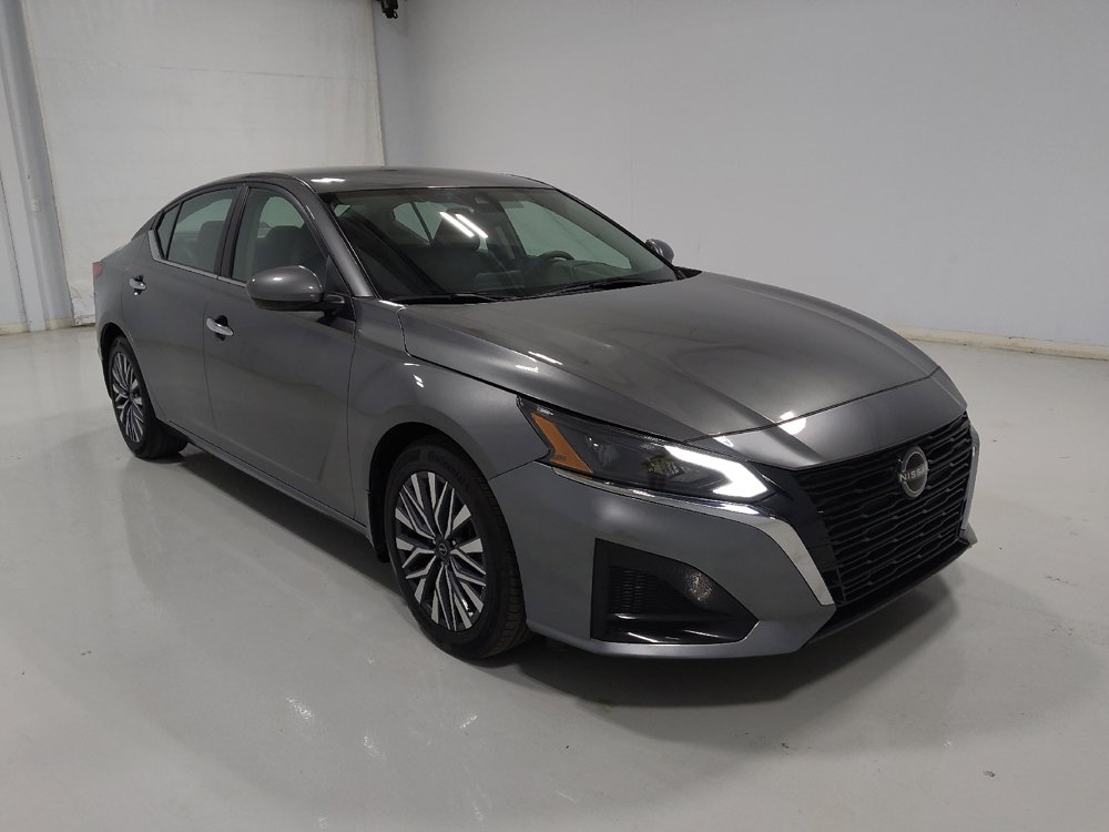 Used 2023 Nissan Altima 2.5 SV FWD image 13