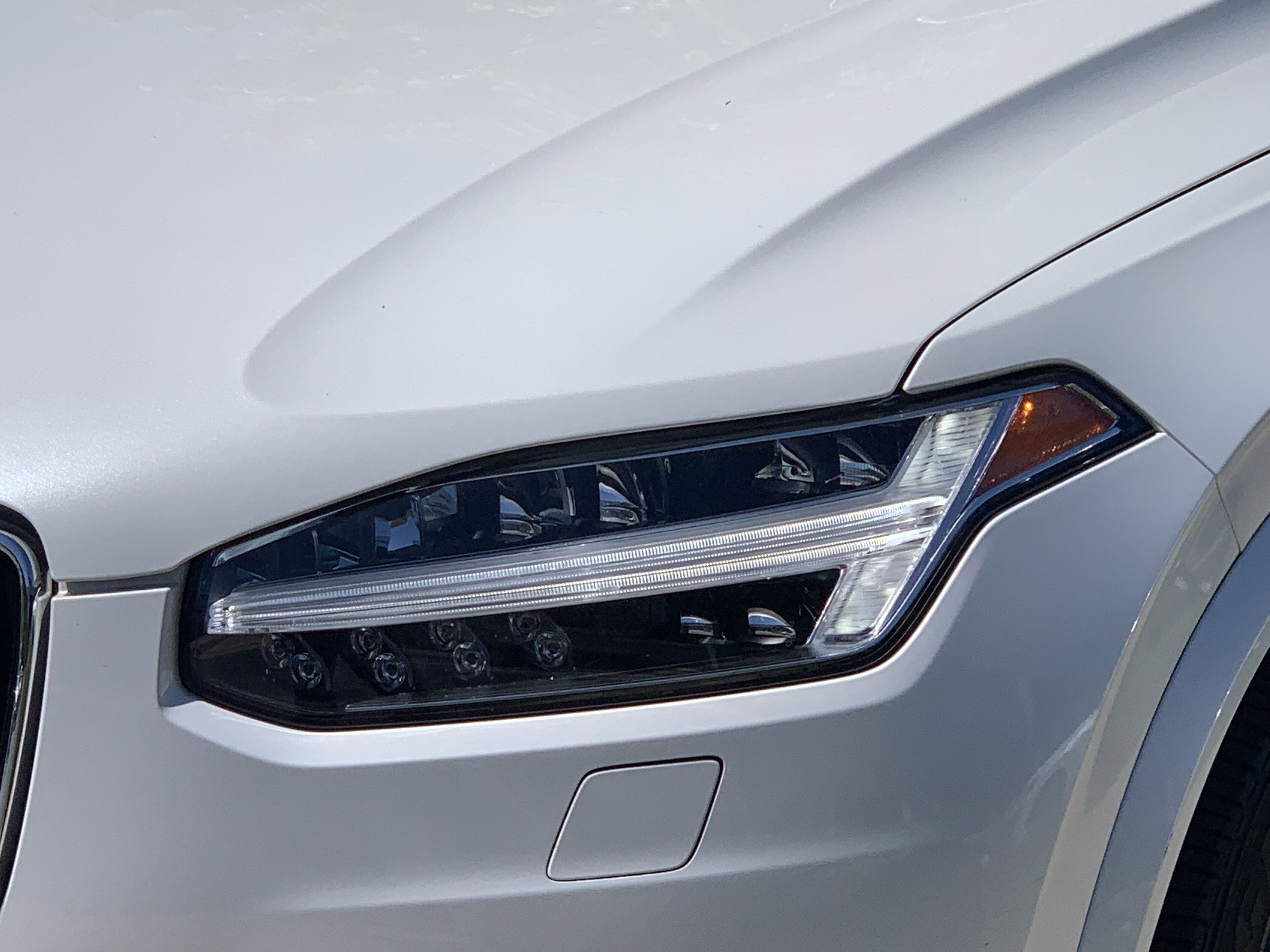 Used 2022 Volvo XC90 T5 Momentum w/ Climate Package FWD image 6