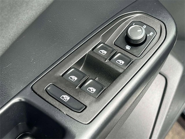Used 2025 Volkswagen Taos SE image 18