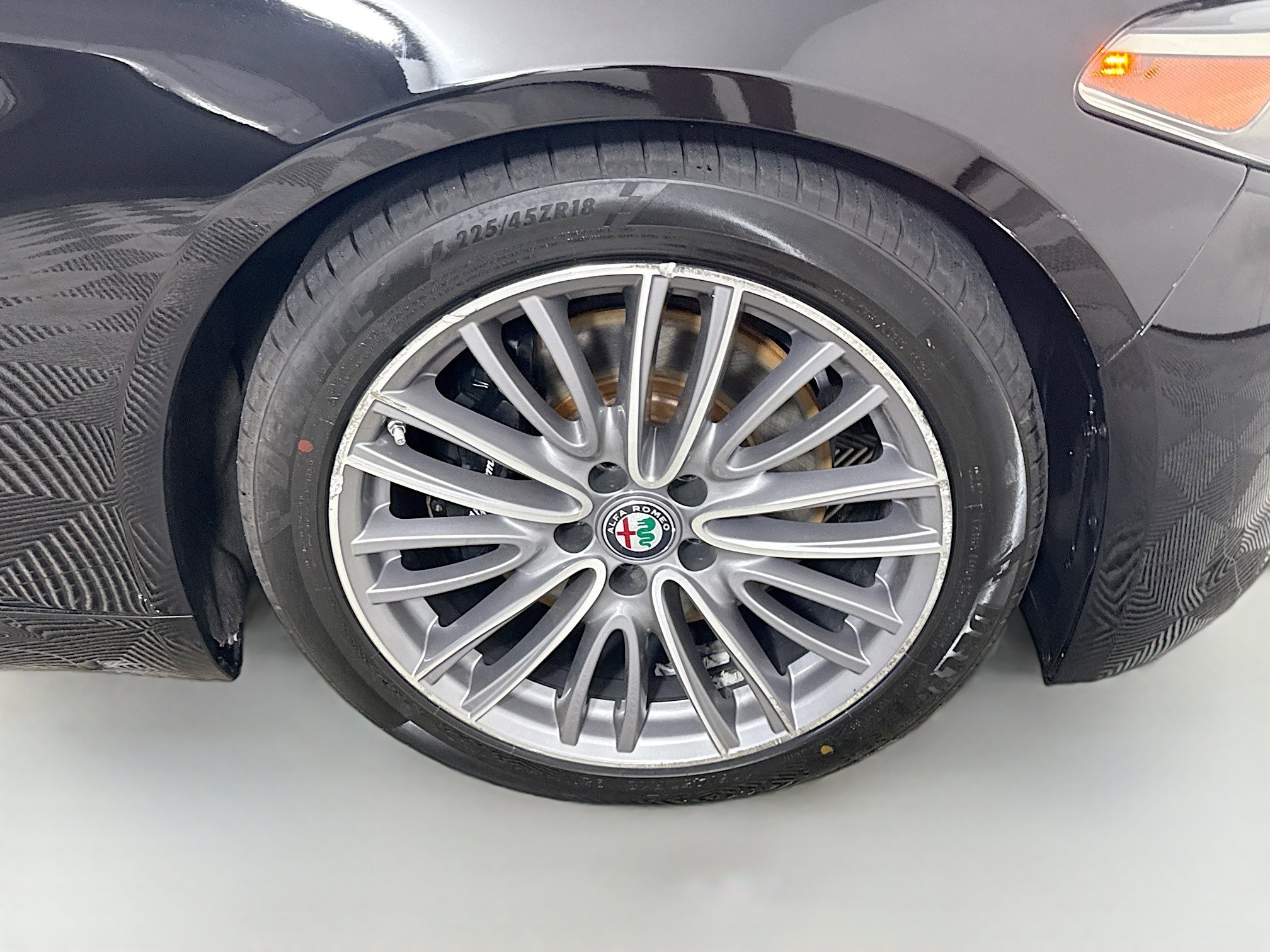 Used 2018 Alfa Romeo Giulia Ti w/ Quick Order Package 22Z Lusso image 32