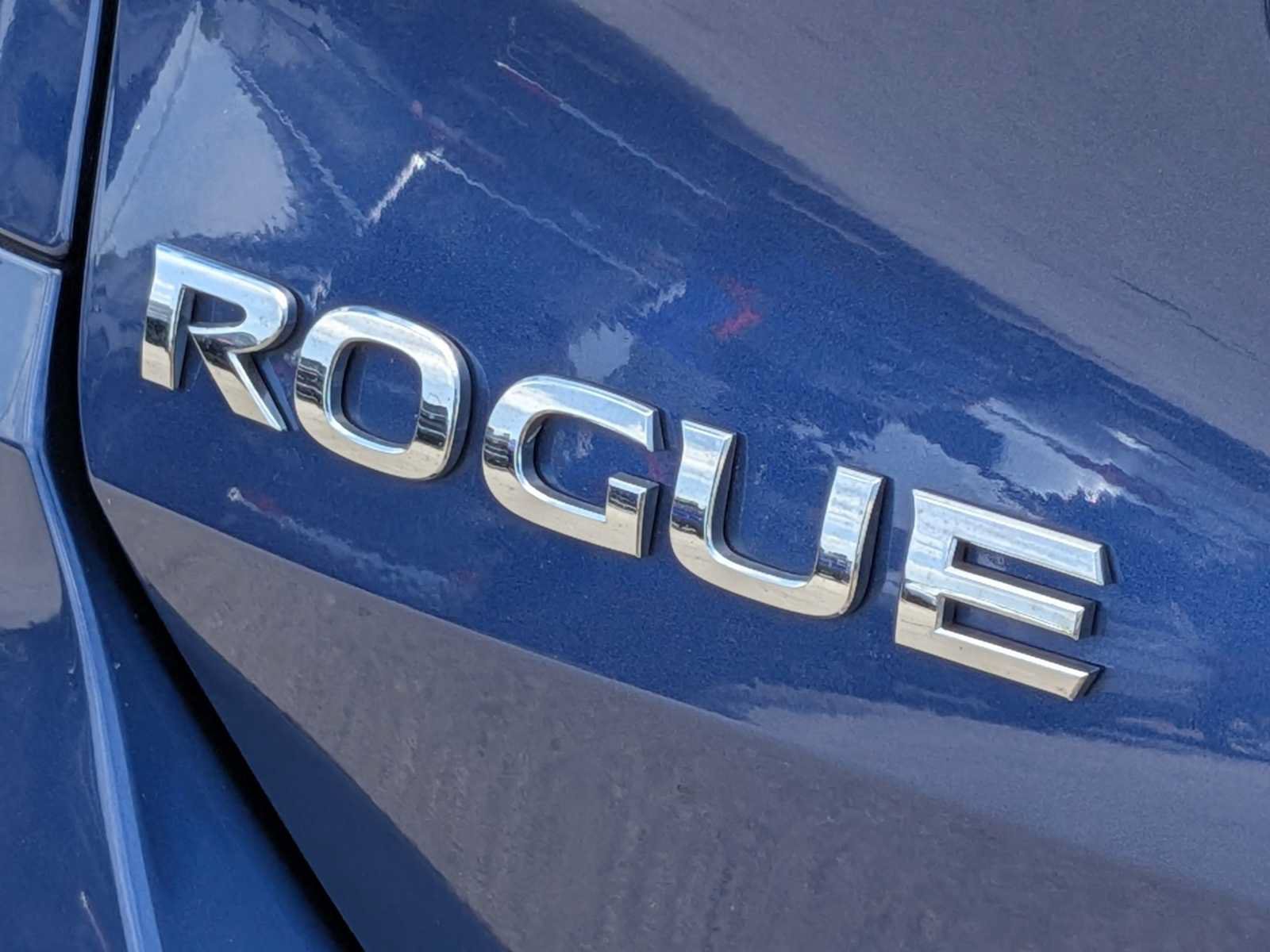 Used 2018 Nissan Rogue S AWD/4WD image 12