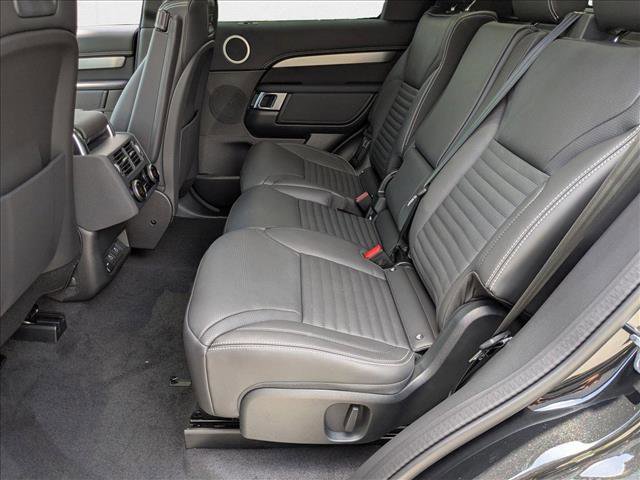 New 2025 Land Rover Discovery Dynamic SE image 15