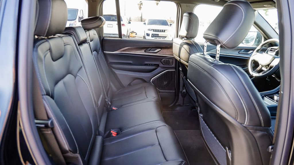 New 2026 Jeep Grand Cherokee Limited w/ Limited Altitude Package RWD image 20