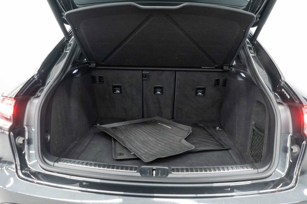 Used 2023 Porsche Macan Turbo image 31