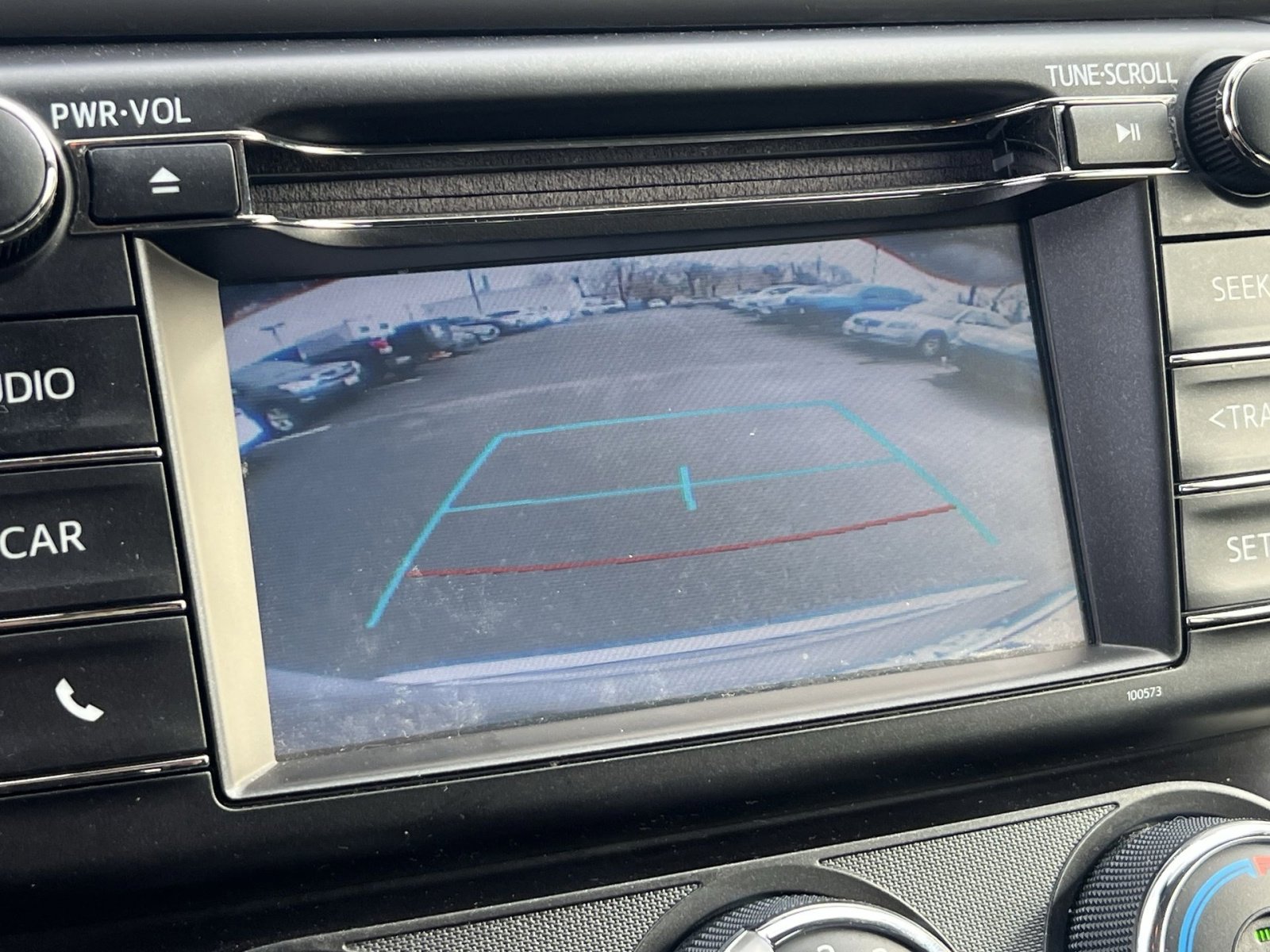 Used 2018 Toyota RAV4 LE image 17