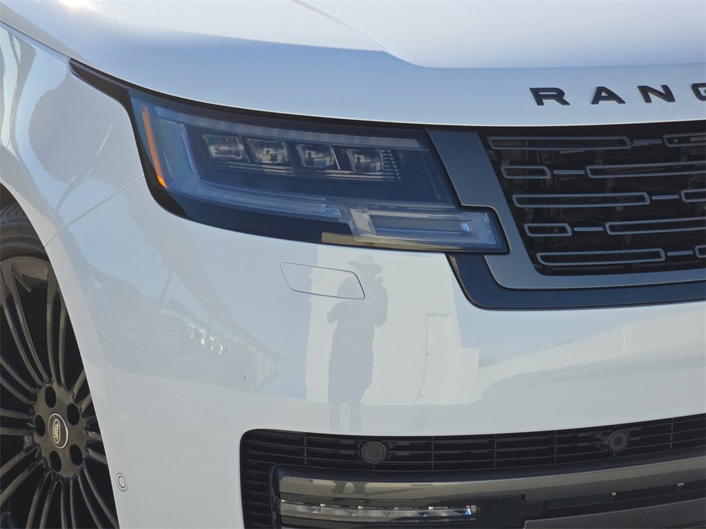Certified 2023 Land Rover Range Rover SE image 33