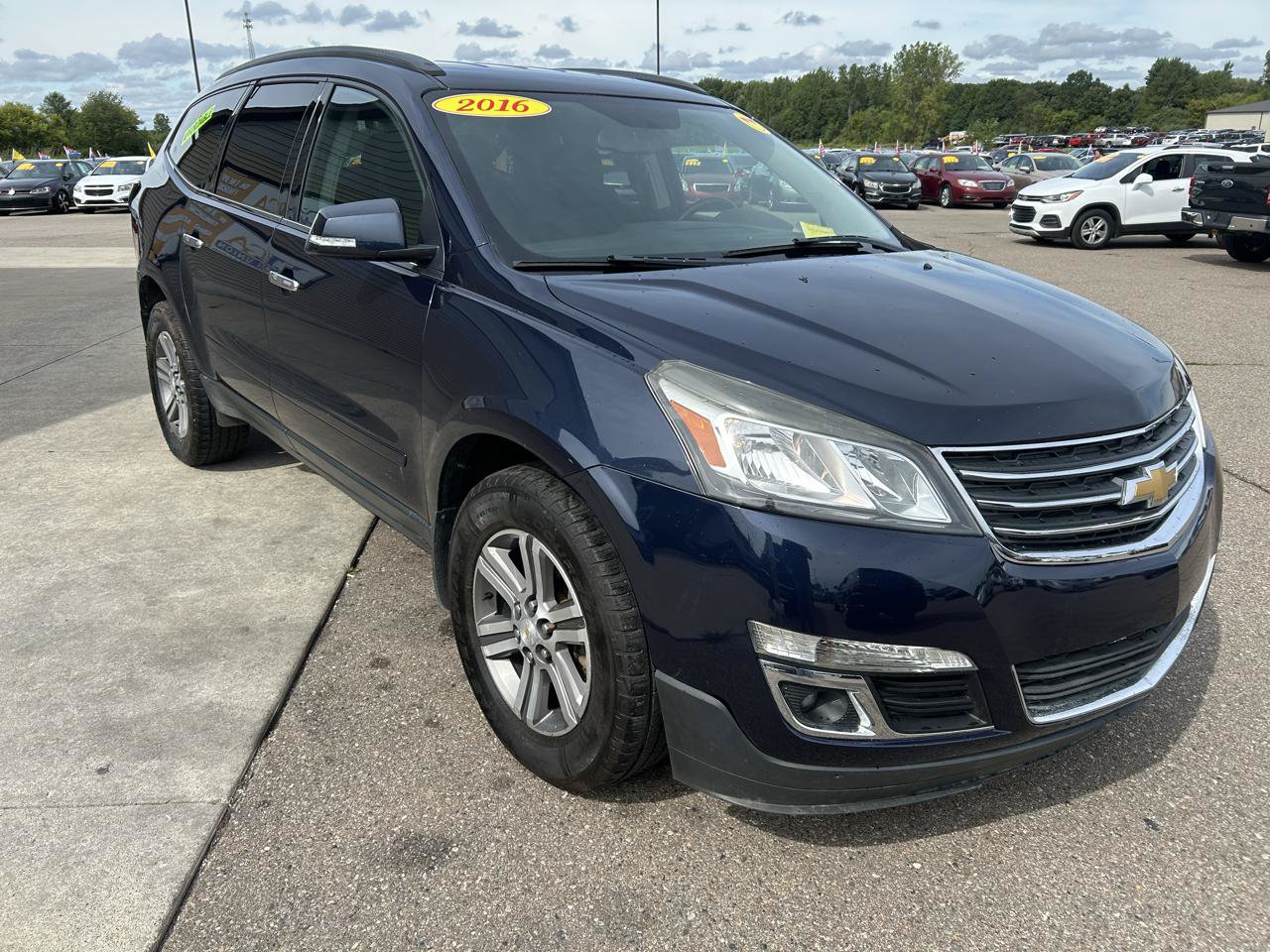 Used 2016 Chevrolet Traverse LT AWD/4WD image 3