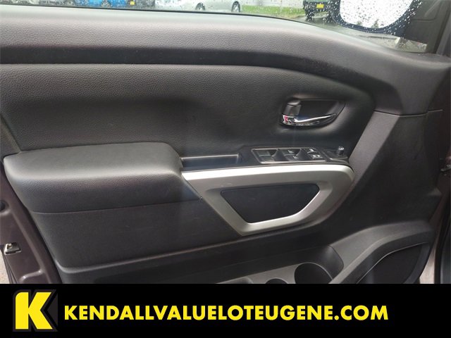 Used 2017 Nissan Titan SV image 17
