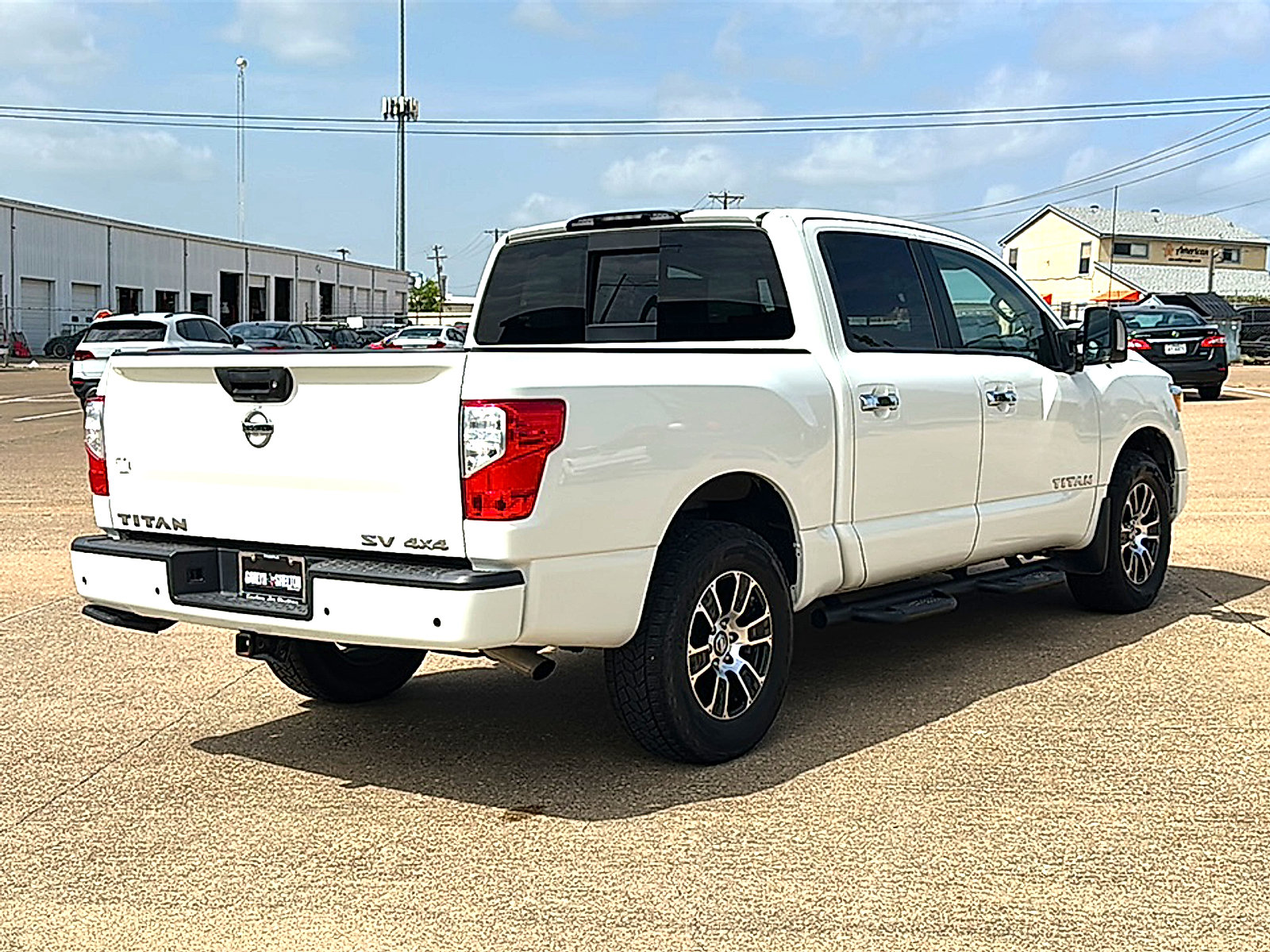 Used 2021 Nissan Titan SV w/ SV Convenience Package AWD/4WD image 8