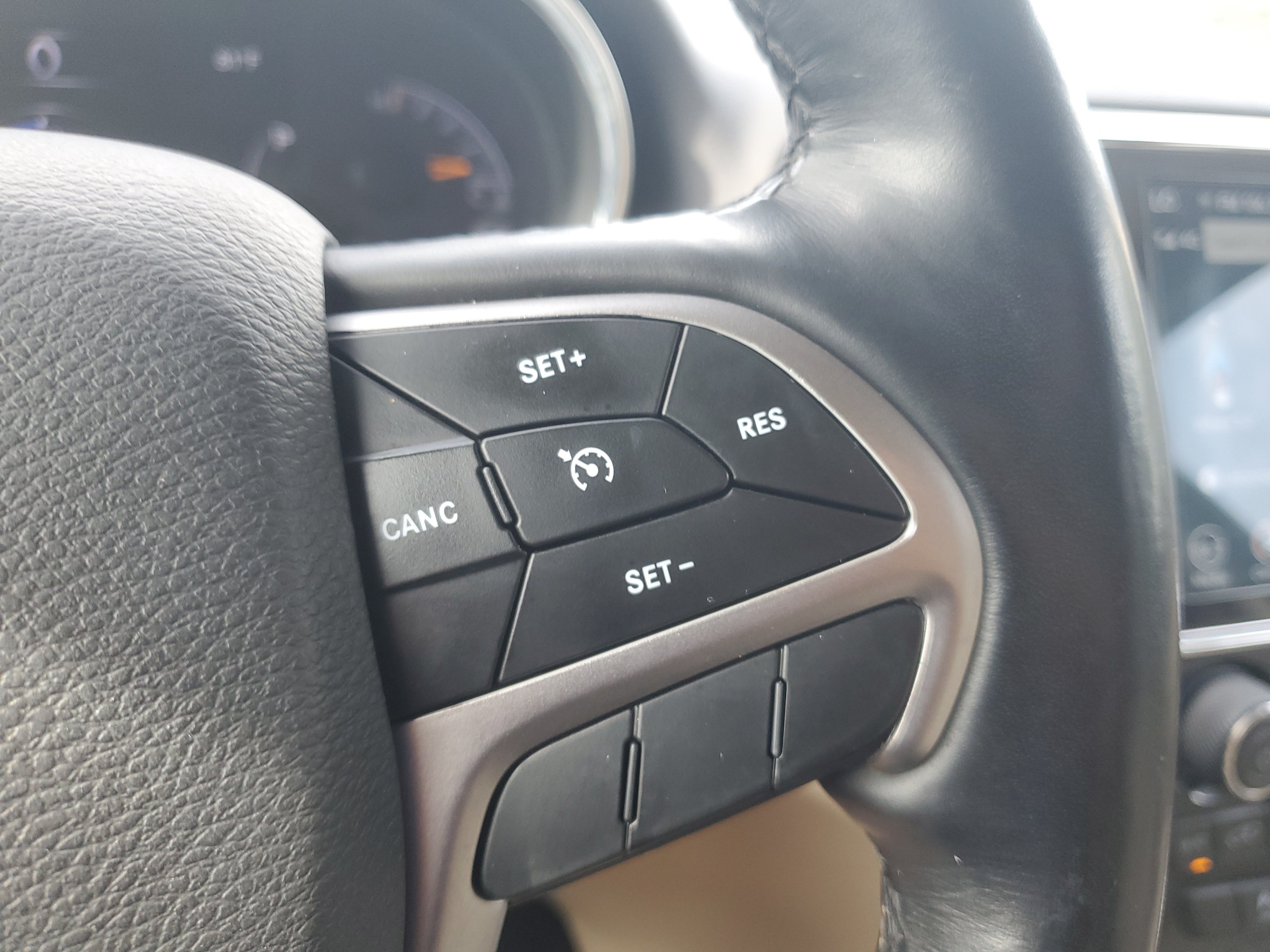 Used 2021 Jeep Grand Cherokee Limited w/ Luxury Group II AWD/4WD image 17