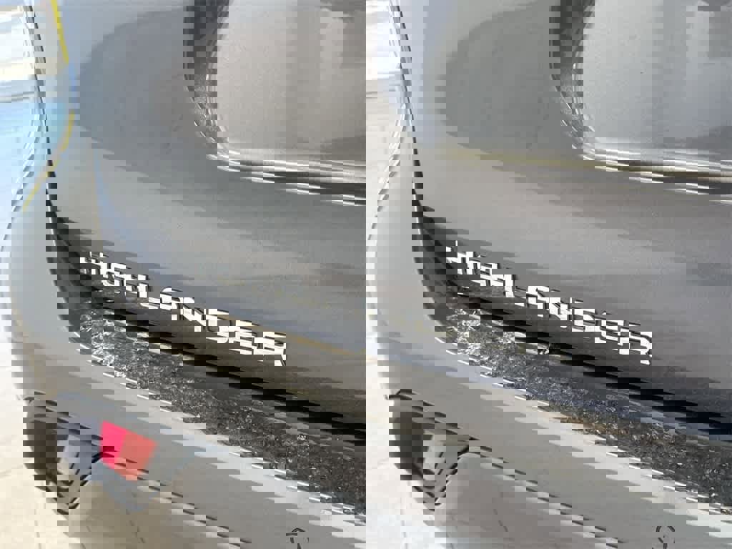 Used 2023 Toyota Highlander Limited image 13