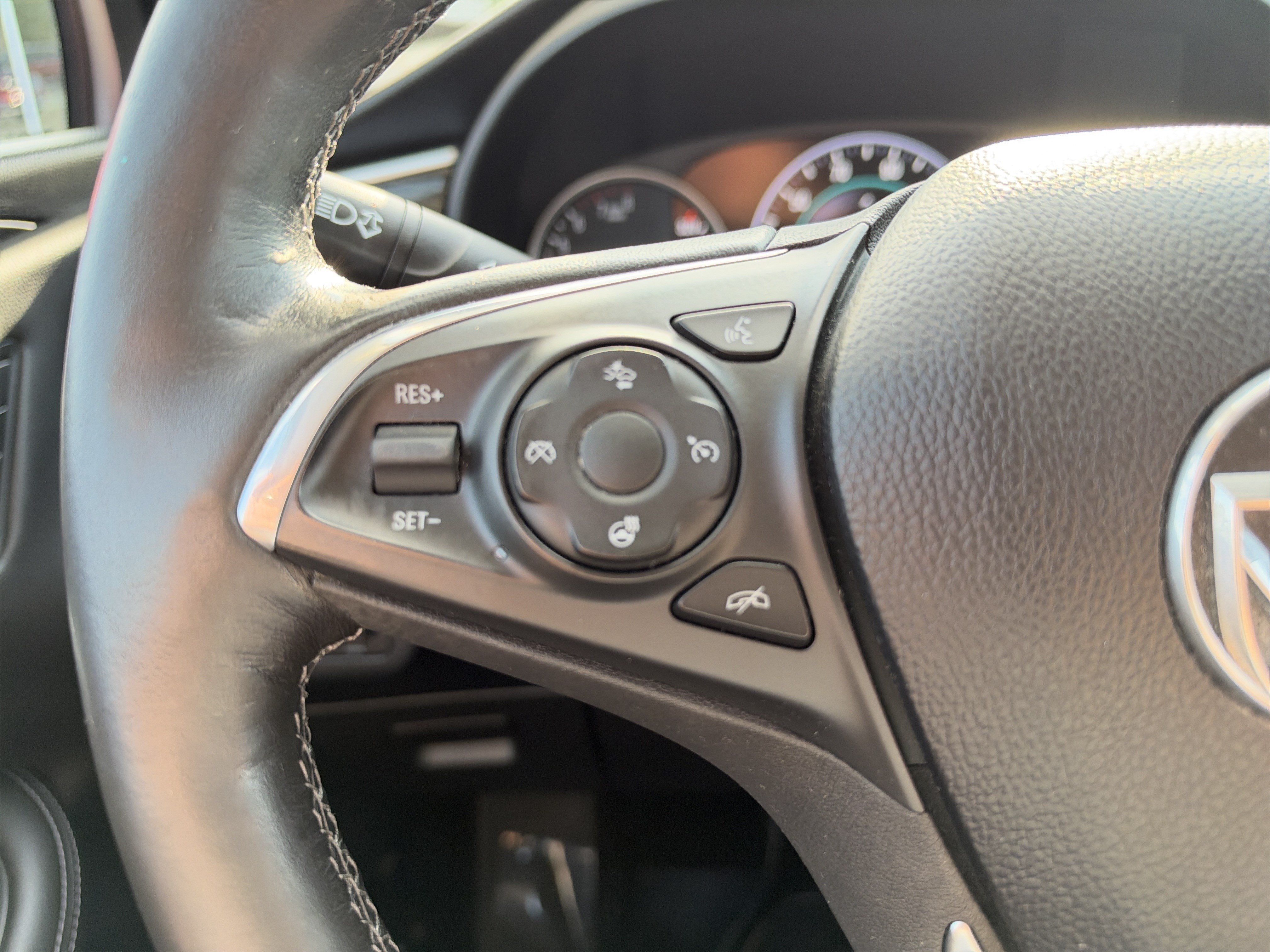 Used 2019 Buick Envision Premium AWD/4WD image 25