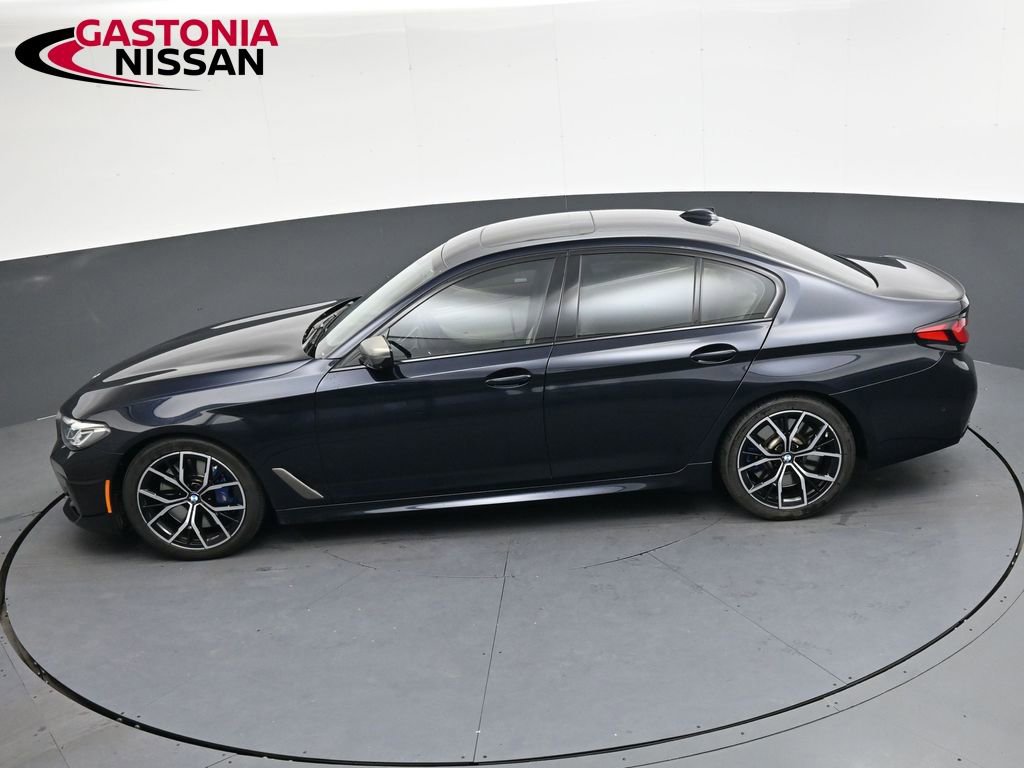Used 2023 BMW M550i xDrive w/ Dynamic Handling Package image 33