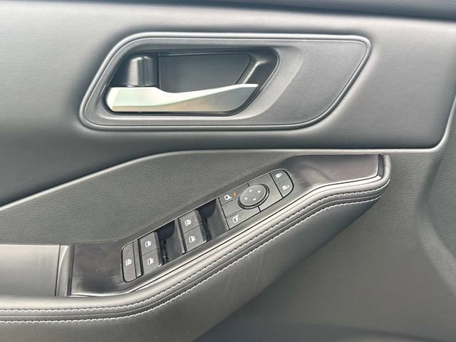 Used 2026 Nissan Rogue SV FWD image 26