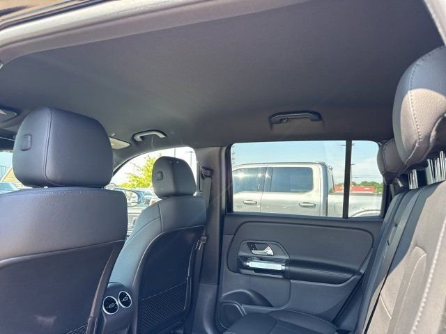 New 2025 Mercedes-Benz GLB 250 image 15