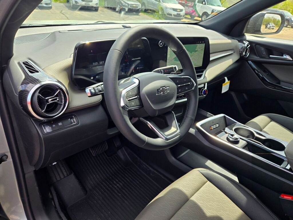 New 2026 Chevrolet Equinox LT w/ Convenience Package II FWD image 17