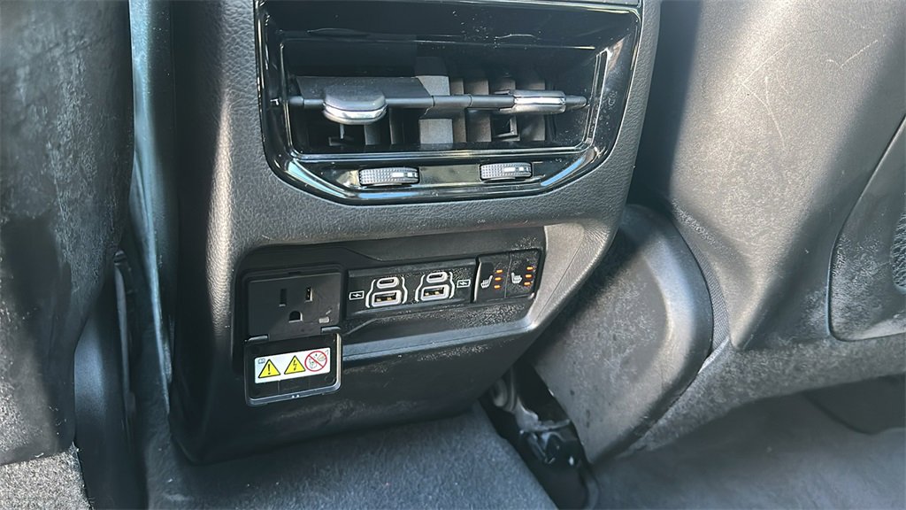 Used 2024 Jeep Grand Cherokee Overland w/ Adv Protech Group III image 29