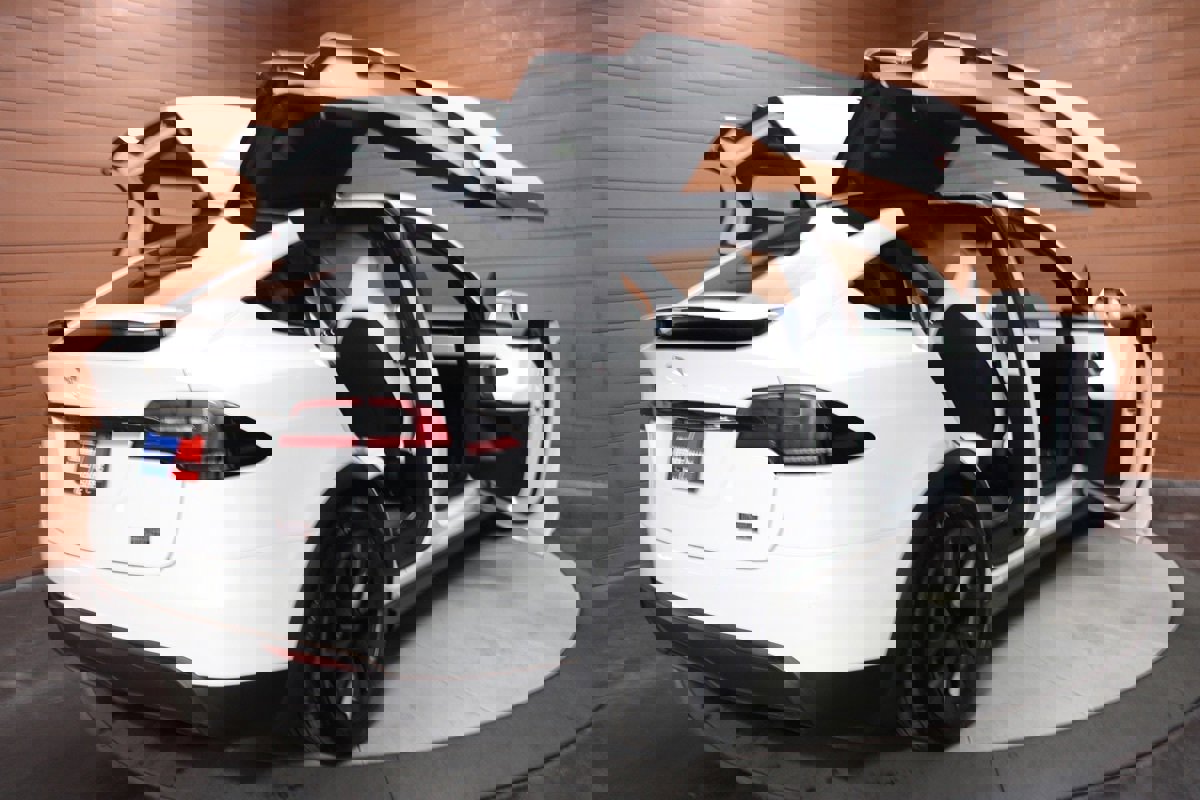 Used 2022 Tesla Model X Plaid image 46