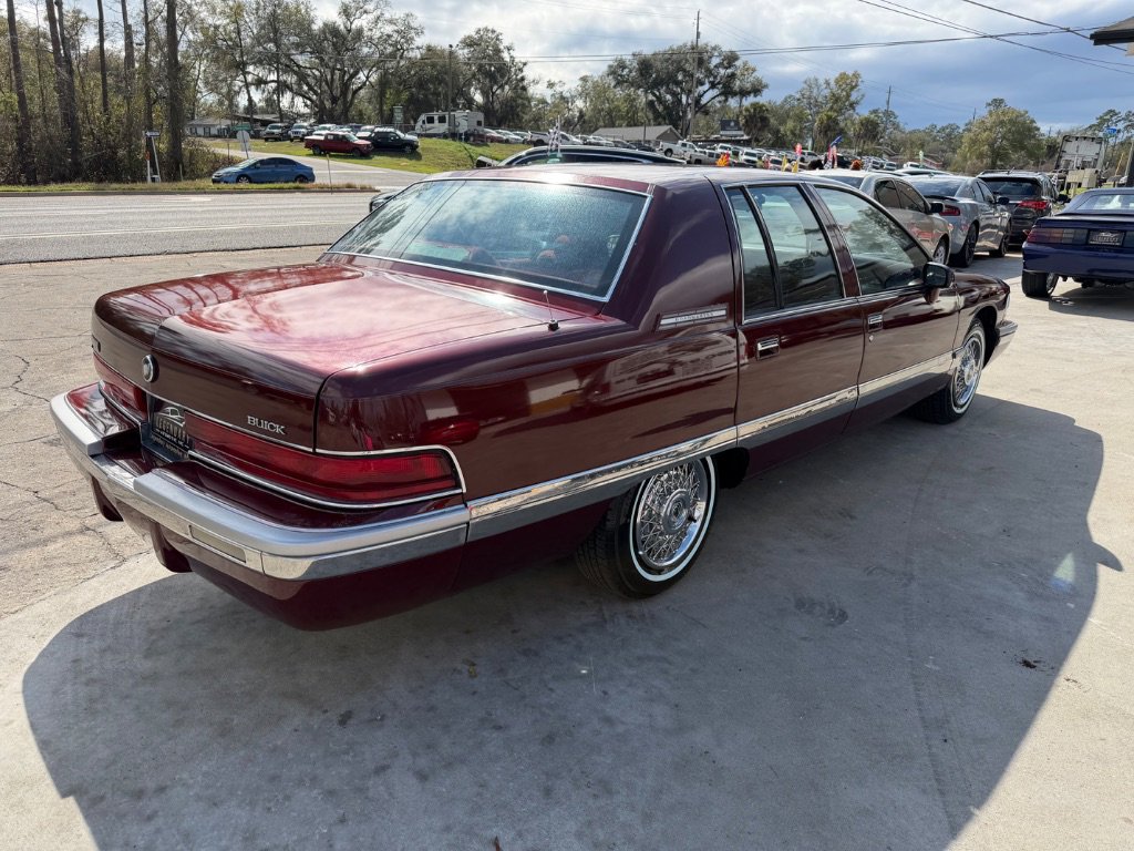 Used 1992 Buick Roadmaster Sedan image 3