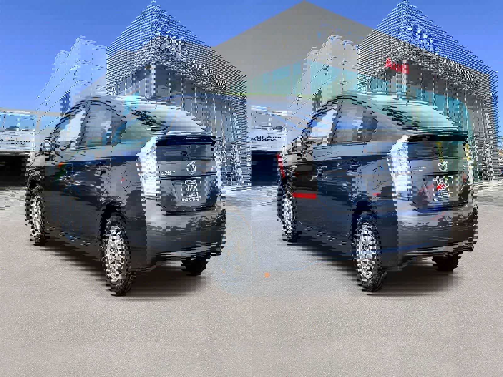 Used 2010 Toyota Prius Five FWD image 2