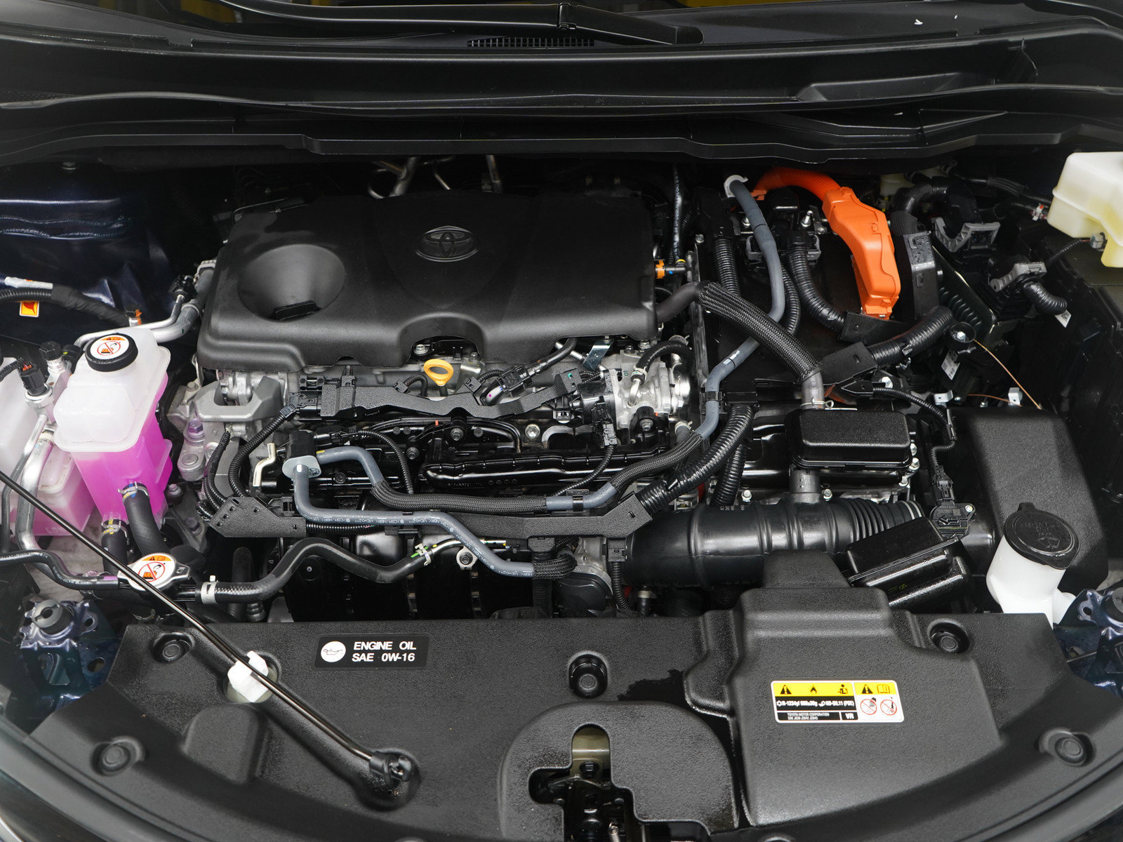 Used 2025 Toyota Sienna Platinum AWD/4WD image 40