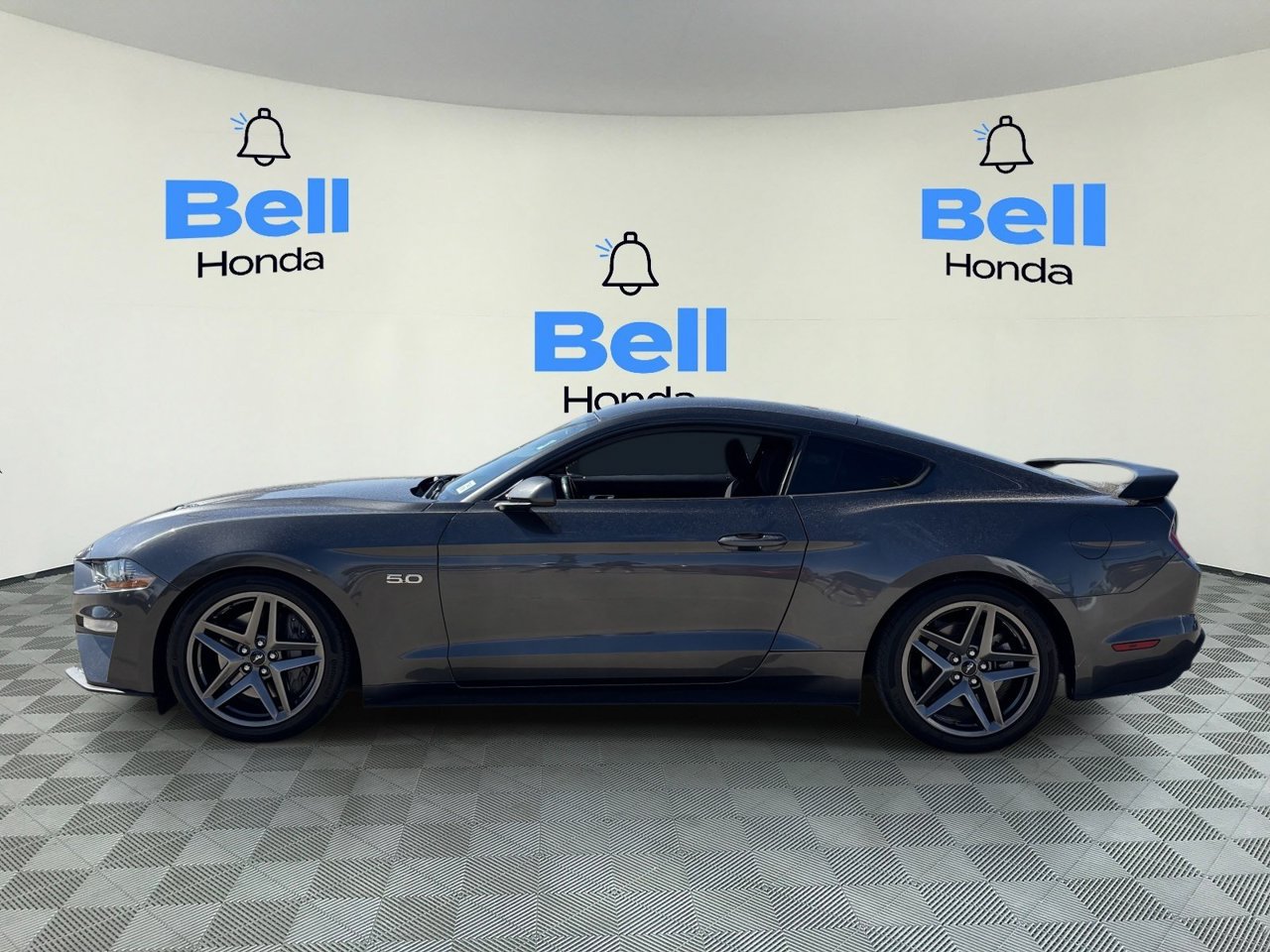 Used 2020 Ford Mustang GT RWD image 2