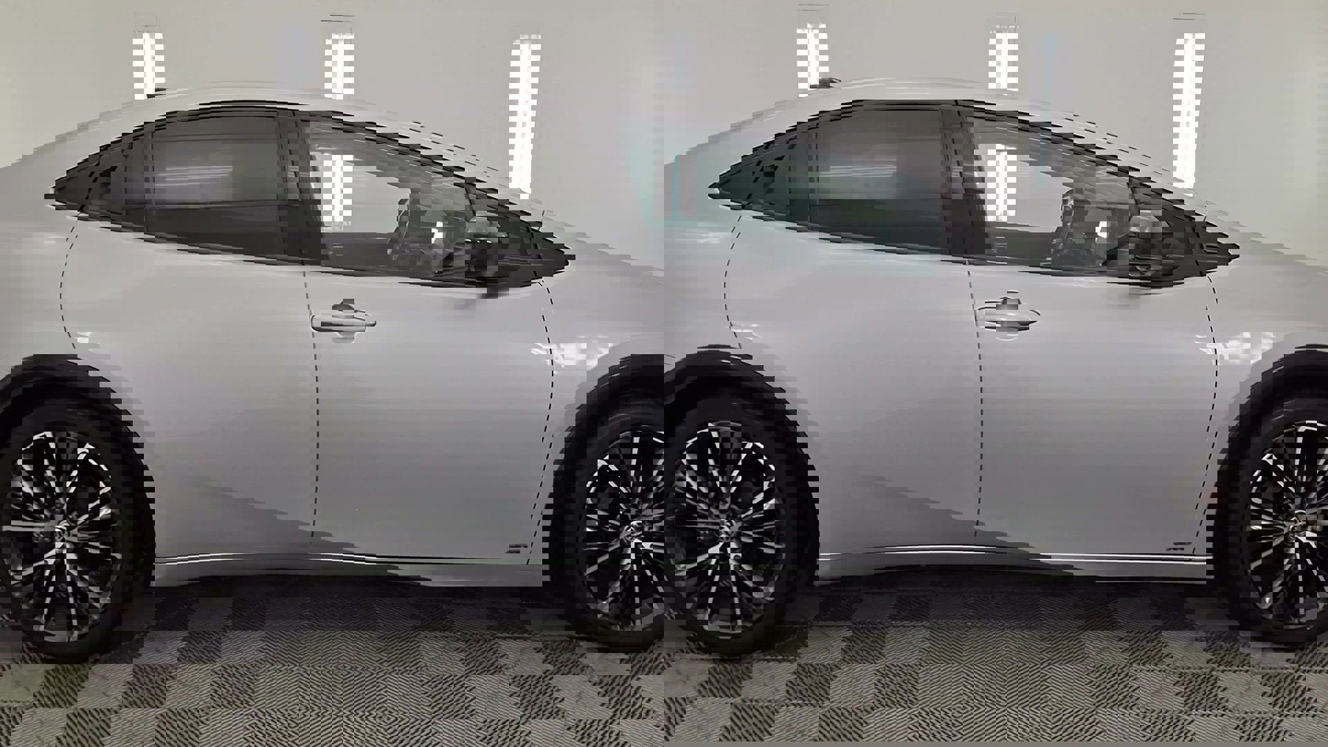 Used 2024 Toyota Prius Limited w/ Limited Premium Package image 5