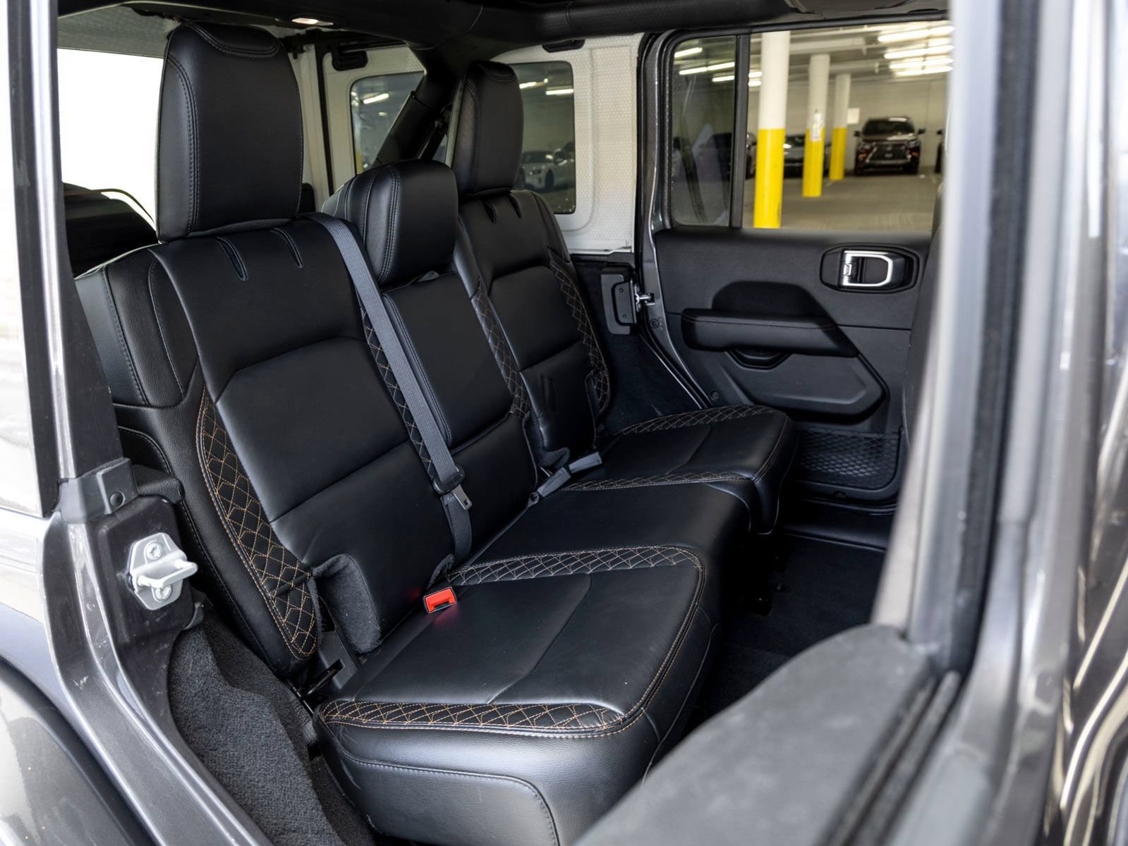 Used 2021 Jeep Wrangler Unlimited Sahara AWD/4WD image 23