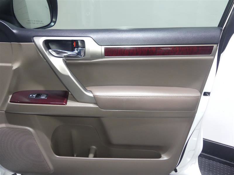 Used 2018 Lexus GX 460 Premium w/ Premium Package image 19