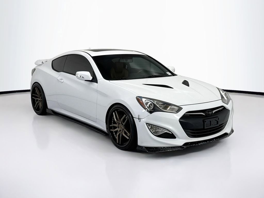 Used 2016 Hyundai Genesis Coupe 3.8 RWD image 3