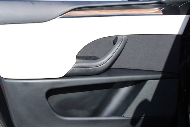 Used 2023 Tesla Model X AWD/4WD image 9