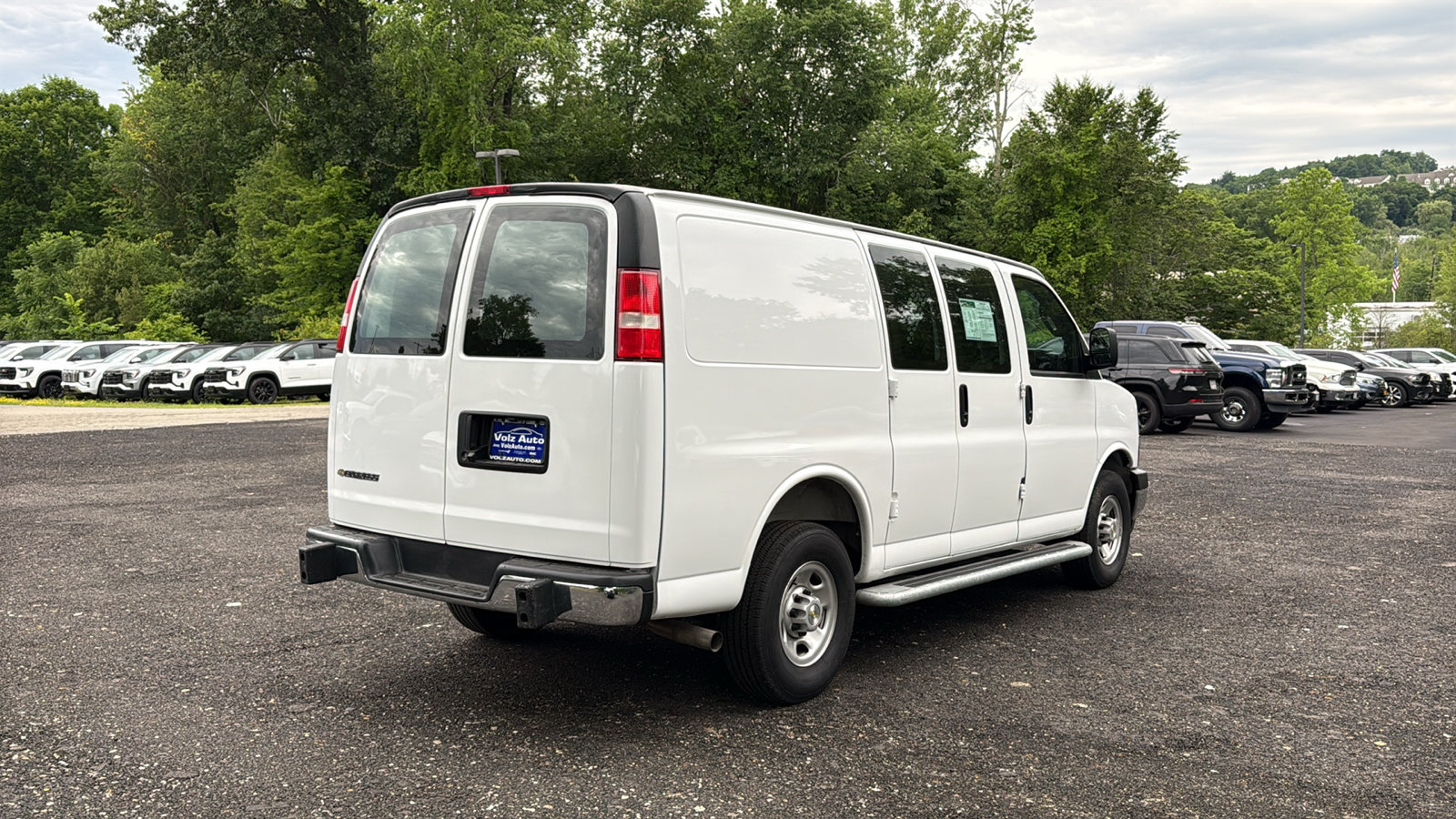 Used 2024 Chevrolet Express 2500 w/ Driver Convenience Package RWD image 6