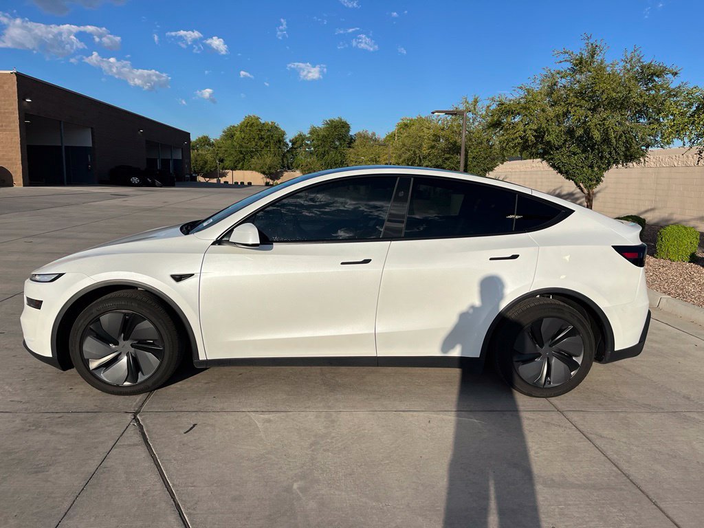 Used 2026 Tesla Model Y 2WD image 10