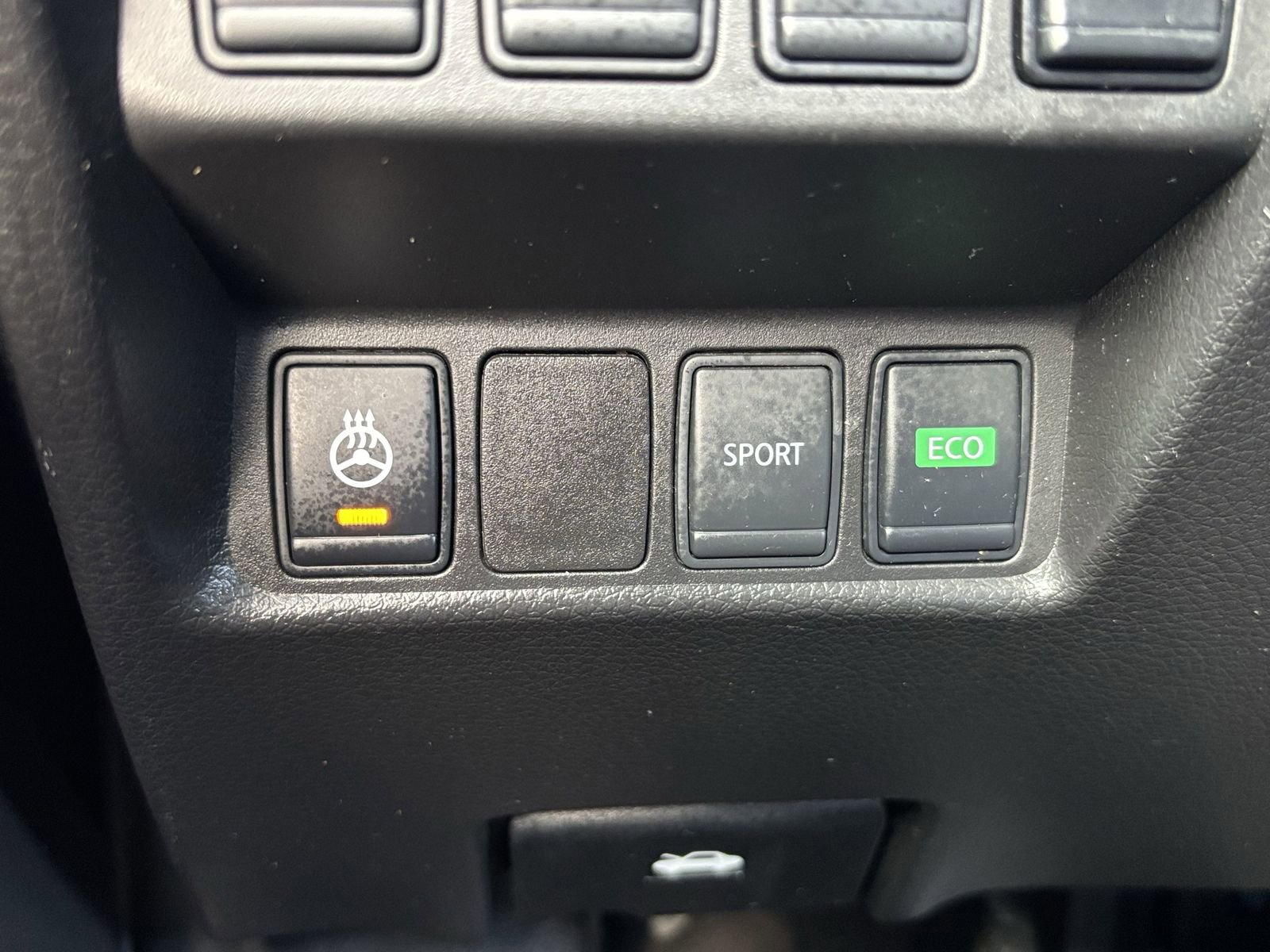 Used 2018 Nissan Rogue SL image 31